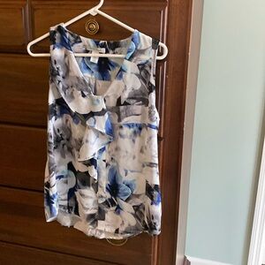 WHBM white floral sleeveless blouse. Size M